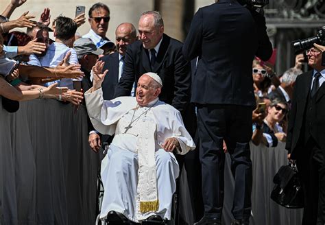 Pope Francis has emerged from three hours of abdominal surgery without complications, the Vatican says